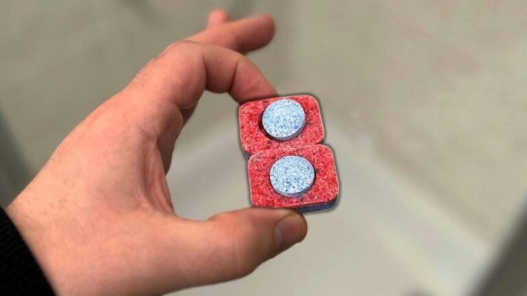 Spülmaschinentabs in der Dusche? Der Grund wird Sie überraschen!