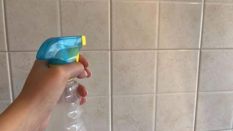 Fettflecken von Küchenwänden einfach entfernen: So geht’s!
