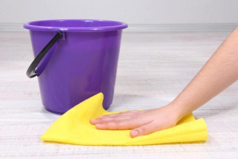 Glänzender Boden mit zwei einfachen Produkten: So geht’s!